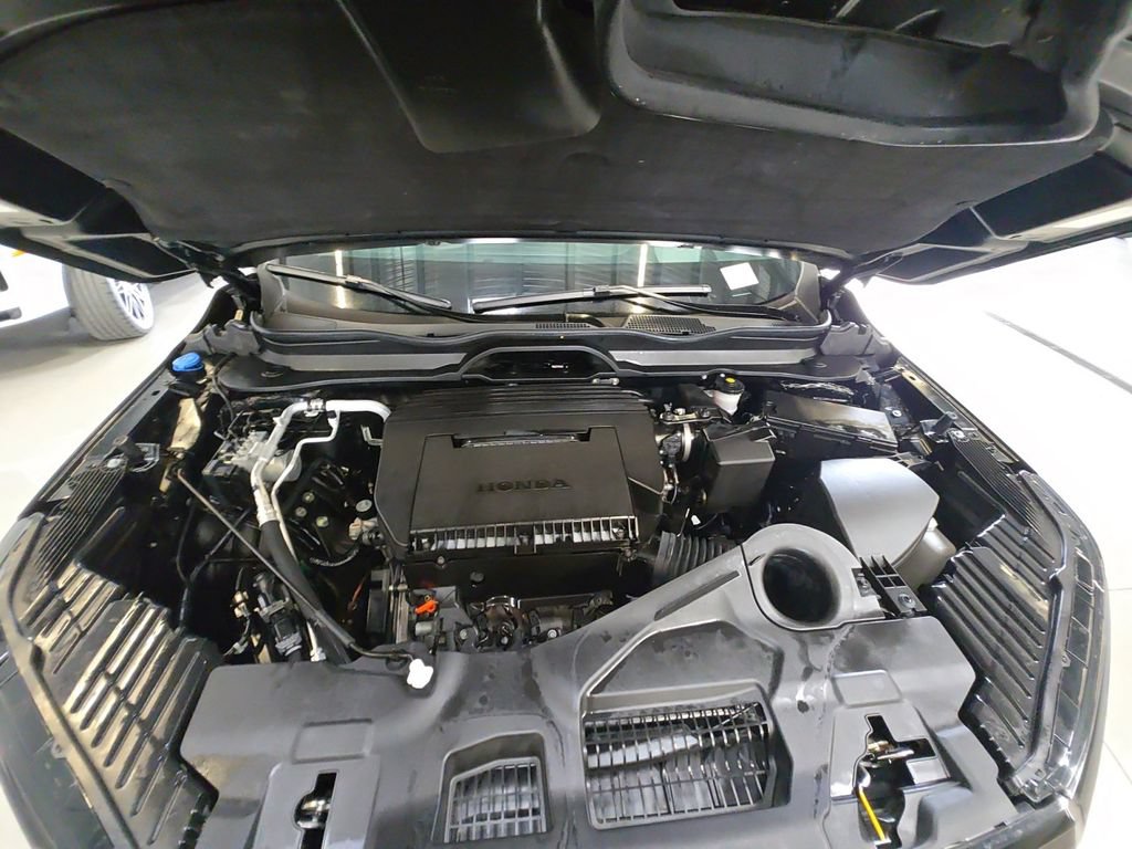 Used 2025 Honda Pilot Black Edition image 24