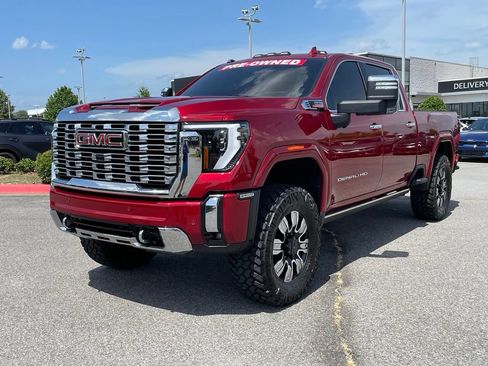 Used 2024 GMC Sierra 2500 Denali w/ Denali Reserve Package AWD/4WD image 3