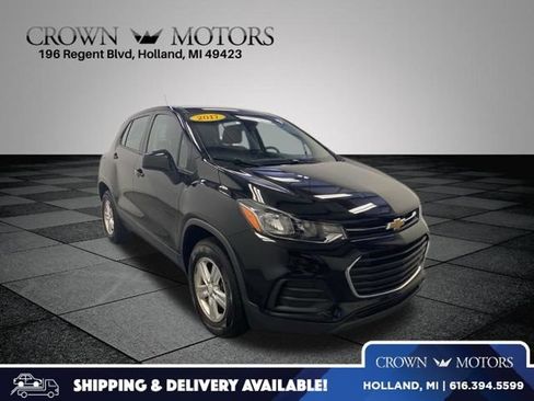 Used 2017 Chevrolet Trax LS AWD/4WD image 1