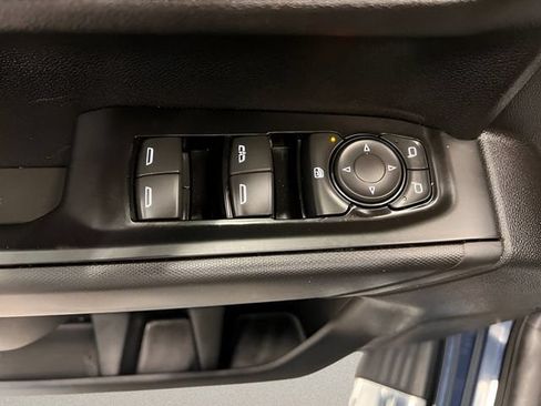 Used 2020 Chevrolet Silverado 1500 Custom w/ Custom Value Package AWD/4WD image 9
