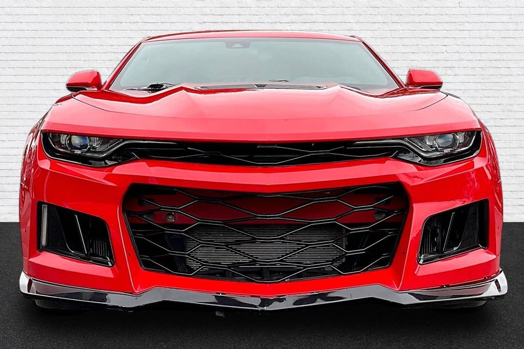 Used 2021 Chevrolet Camaro SS RWD image 2