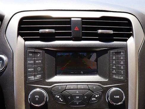 Used 2018 Ford Fusion S FWD image 46