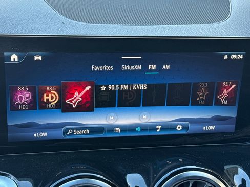 New 2025 Mercedes-Benz GLB 250 250 image 22