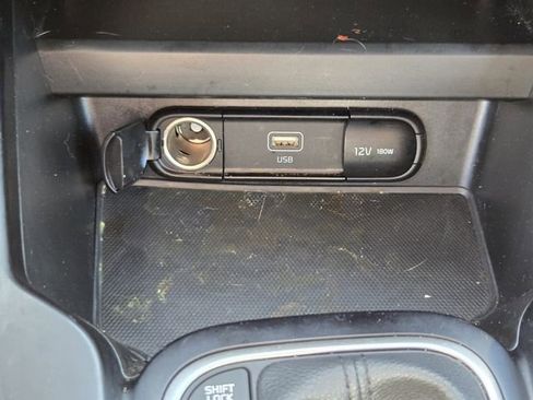 Used 2023 Kia Soul LX FWD image 24