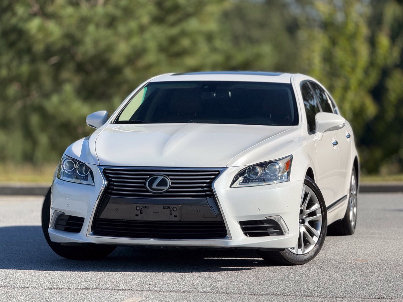 Used 2017 Lexus LS 460 w/ Comfort Package RWD image 2