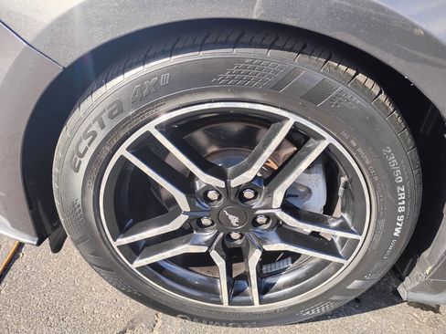 Used 2020 Ford Mustang Premium image 11