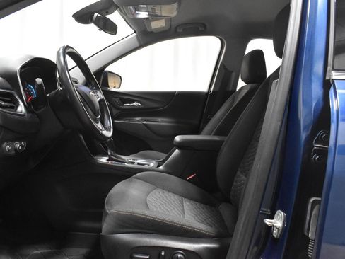 Used 2020 Chevrolet Equinox LT w/ Driver Convenience Package FWD image 3