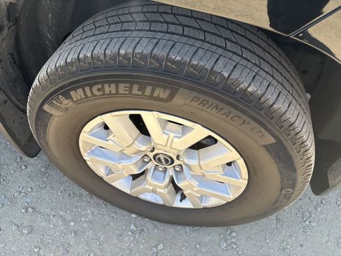 Used 2023 Nissan Frontier SV w/ SV Convenience Package image 4