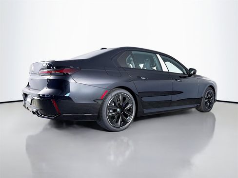 New 2026 BMW 740i image 7