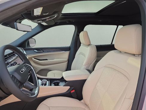 New 2025 Jeep Grand Cherokee L Limited w/ Luxury Tech Group II image 14