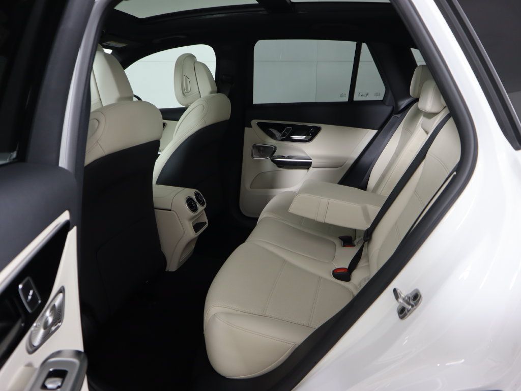 Certified 2026 Mercedes-Benz GLC 300 image 23