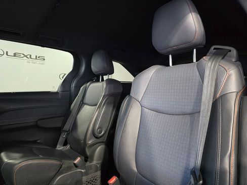 Used 2021 Toyota Sienna XSE FWD image 27