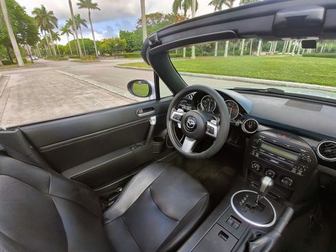Used 2006 MAZDA MX-5 Miata Grand Touring RWD image 27