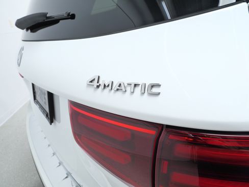 Certified 2026 Mercedes-Benz GLB 250 4MATIC image 6