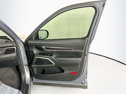 Used 2025 Kia Telluride LX FWD image 33