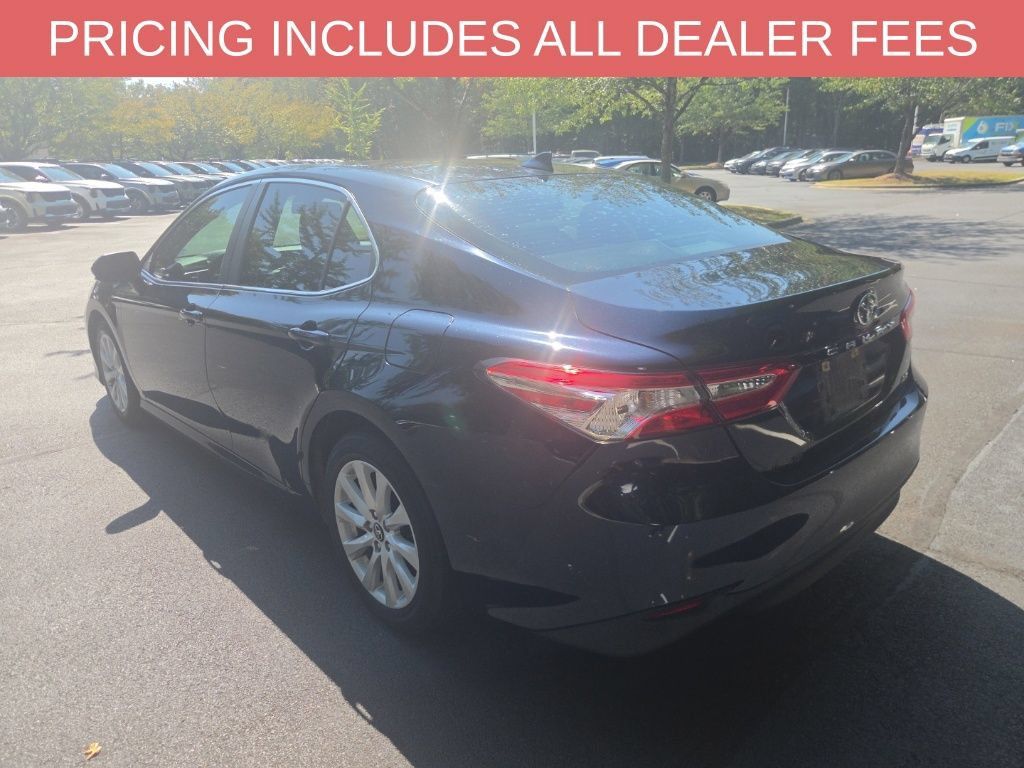 Used 2020 Toyota Camry LE FWD image 10
