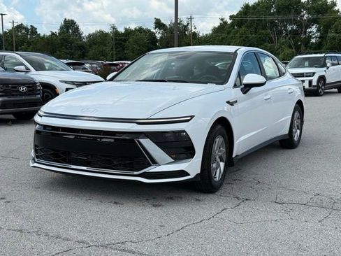 New 2025 Hyundai Sonata SE image 3