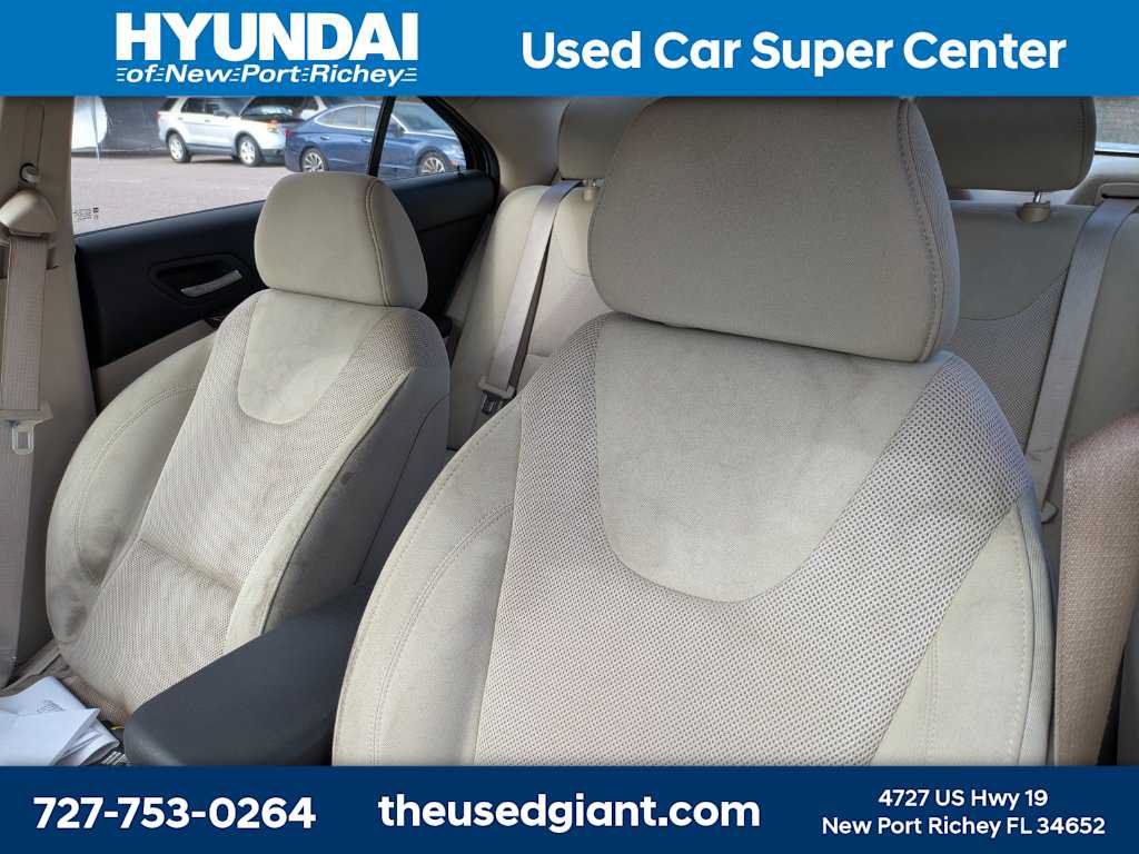 Used 2009 Pontiac G6 GT FWD image 3