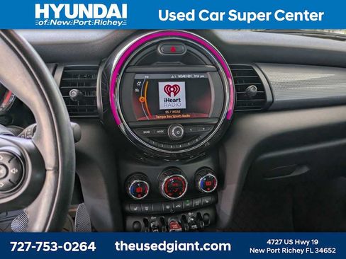 Used 2020 MINI Cooper 2-Door Hardtop FWD image 19