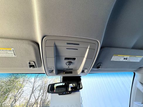 Used 2018 GMC Yukon XL Denali image 29