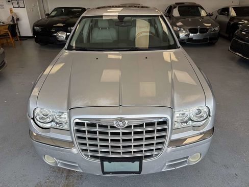 Used 2005 Chrysler 300 C image 2