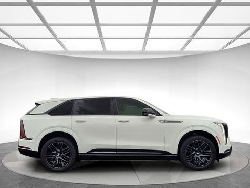 New 2025 Cadillac Escalade IQ Sport 2 w/ LPO, ONYX Package image 4