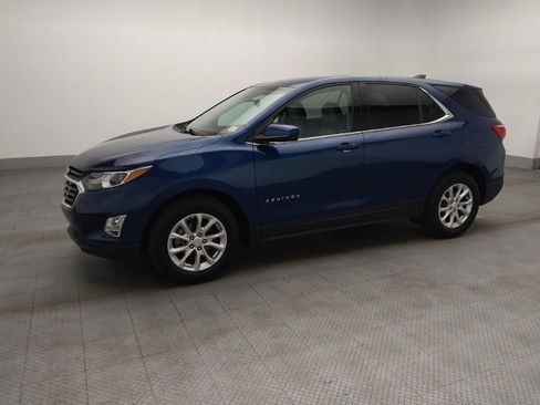 Used 2020 Chevrolet Equinox LT FWD image 2