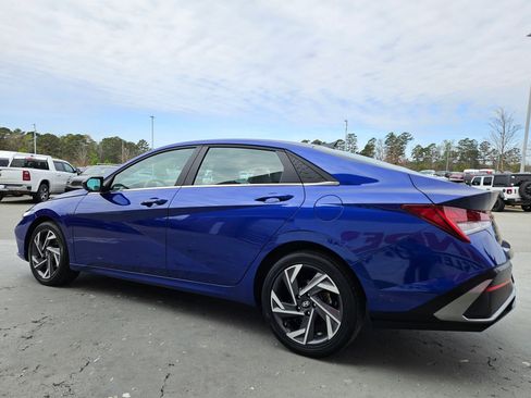 Used 2025 Hyundai Elantra SEL image 5