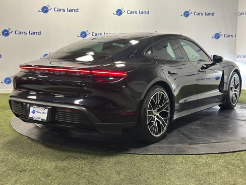 Used 2022 Porsche Taycan image 3
