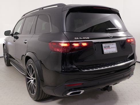 Used 2025 Mercedes-Benz GLS 450 4MATIC image 11