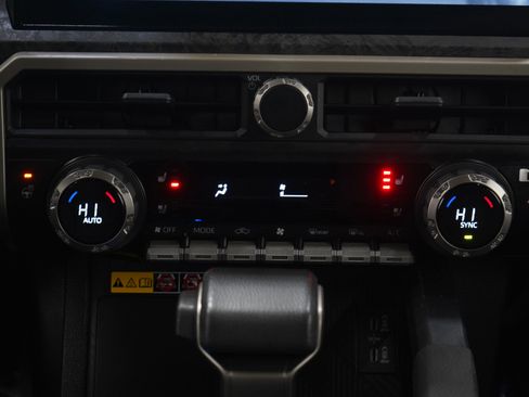 Used 2024 Toyota Tacoma Limited image 18