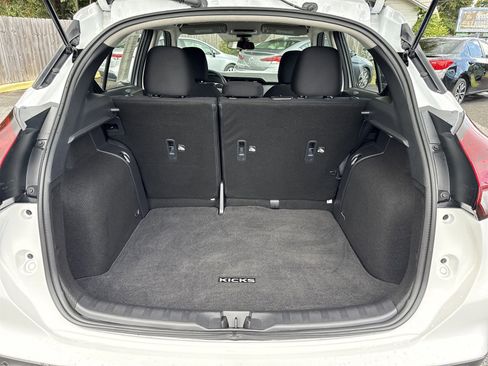 Used 2024 Nissan Kicks S image 27