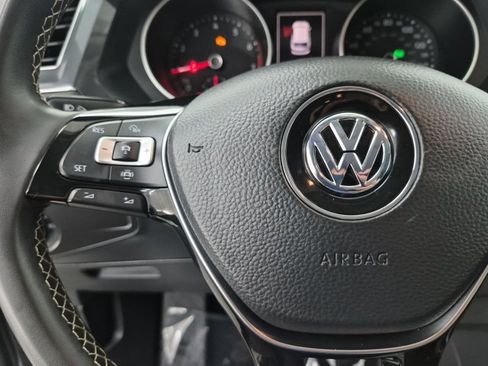 Used 2021 Volkswagen Tiguan SE AWD/4WD image 29