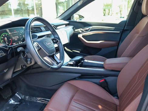 Certified 2024 Audi Q8 e-tron Premium Plus w/ Premium Plus Package AWD/4WD image 20
