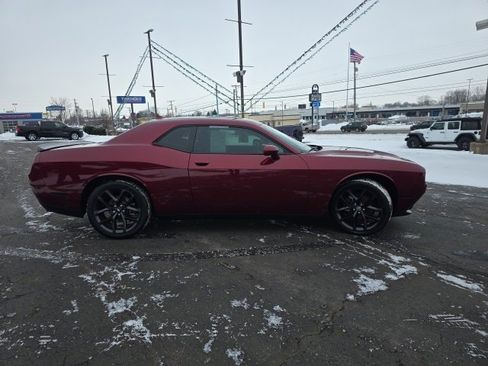 Used 2020 Dodge Challenger SXT w/ Blacktop Package image 7