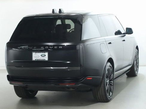 Used 2023 Land Rover Range Rover Long Wheelbase SE image 9