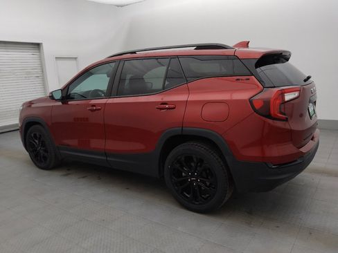 Used 2022 GMC Terrain SLE w/ Driver Convenience Package image 3