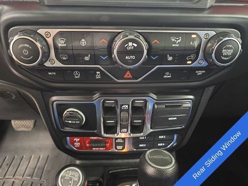 Used 2022 Jeep Gladiator Rubicon w/ Cold Weather Group AWD/4WD image 27