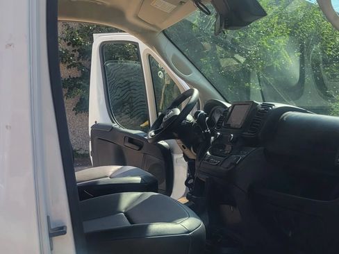 Used 2022 RAM ProMaster 2500 FWD image 9