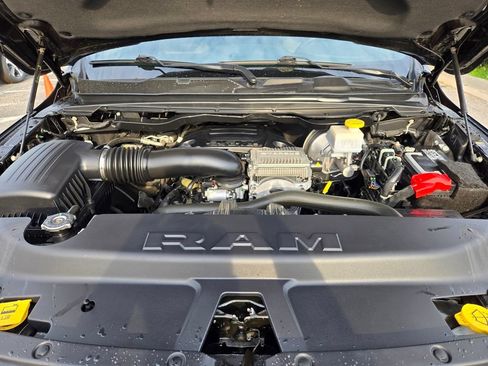 Used 2024 RAM 1500 Laramie AWD/4WD image 35