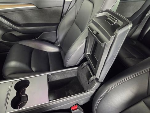 Used 2022 Tesla Model 3 Standard Range image 20