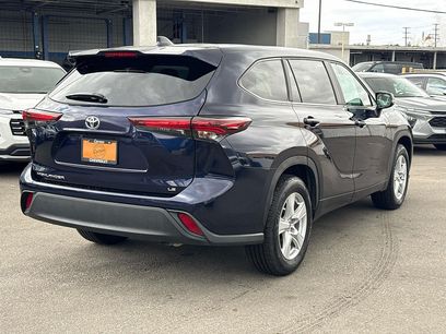 Used 2025 Toyota Highlander LE
