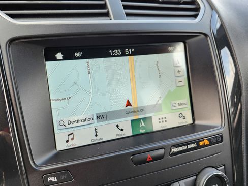 Used 2019 Ford Explorer XLT w/ Equipment Group 202A image 2