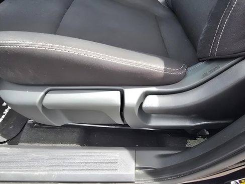 Used 2023 Nissan Rogue S AWD/4WD image 26