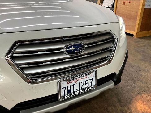 Used 2017 Subaru Outback 2.5i Limited AWD/4WD image 32