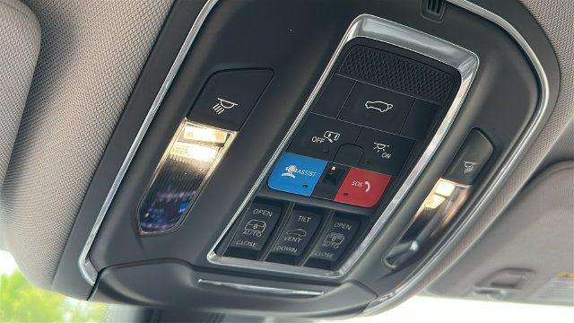 Used 2022 Jeep Grand Cherokee L Limited AWD/4WD image 21