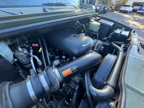 Used 2003 HUMMER H2 w/ Preferred Equipment Group image 40