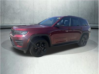 Used 2023 Jeep Grand Cherokee Altitude