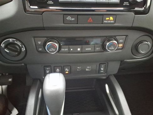 Used 2023 Nissan Frontier SV w/ SV Convenience Package AWD/4WD image 16
