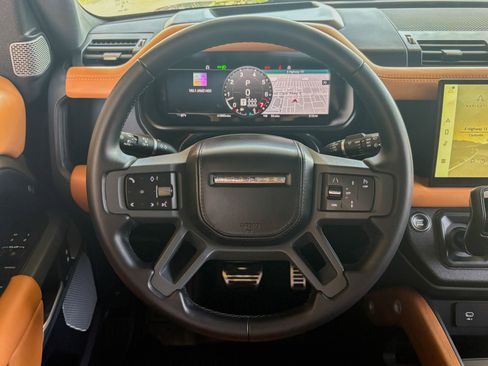 Used 2023 Land Rover Defender 130 X image 27